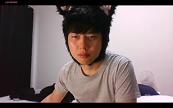 Snapshot of whitebriefboy chatting on October 31, 3:29 am whitebriefboy online show from October 31, 3:29 am