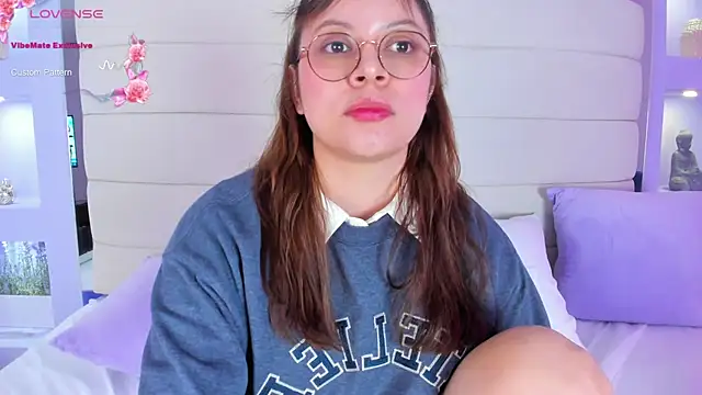 Snapshot of Lanna18 chatting on February 10, 2:48 pm Lanna18 online show from February 10, 2:48 pm