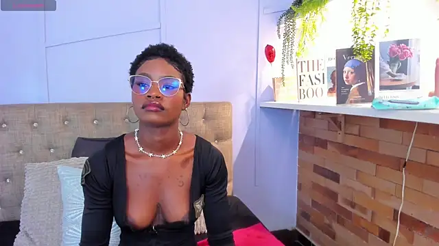 amber-hill online show from July 18, 12:20 pm