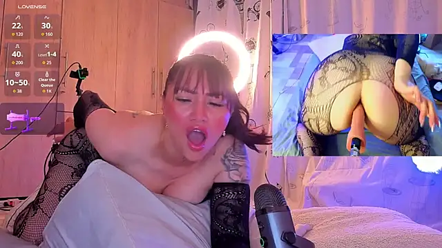 Snapshot of jolee__ chatting on February 19, 11:23 pm jolee online show from February 19, 11:23 pm