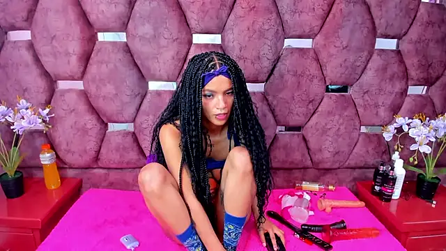 SaraLoveee  online show from January 28, 6:05 am