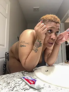 SexyHoneyRedd online show from February 25, 11:30 am