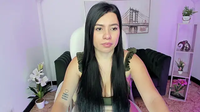 naomii campbell  online show from December 10, 1:00 pm