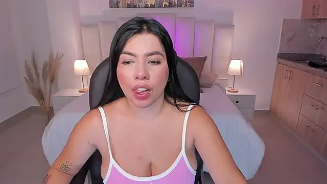 naomii campbell  online show from November 27, 2:41 pm