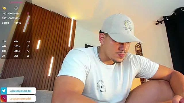 lucasanto  online show from November 9, 1:48 am