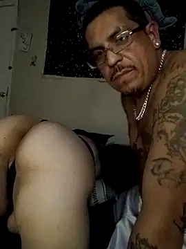 Snapshot of HoustonsFinest21 chatting on December 5, 6:43 am HoustonsFinest21 online show from December 5, 6:43 am