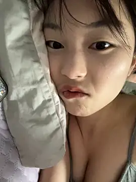 Snapshot of Sweet-Angel999 chatting on June 10, 3:33 pm Sweet-Angel999 online show from June 10, 3:33 pm