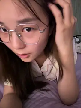 Snapshot of Sweet-Angel999 chatting on June 13, 3:43 pm Sweet-Angel999 online show from June 13, 3:43 pm