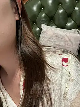 Snapshot of Sweet-Angel999 chatting on June 25, 4:11 pm Sweet-Angel999 online show from June 25, 4:11 pm