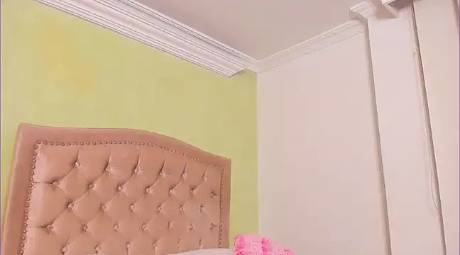 Luciluu20 online show from February 4, 12:29 am