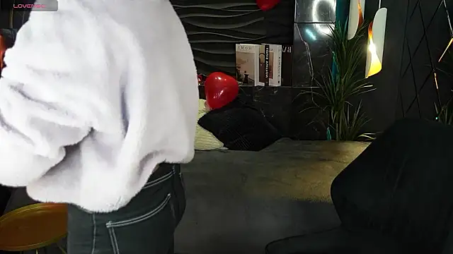 Snapshot of Lily_Moonlight chatting on February 8, 7:12 am Lily Moonlight online show from February 8, 7:12 am