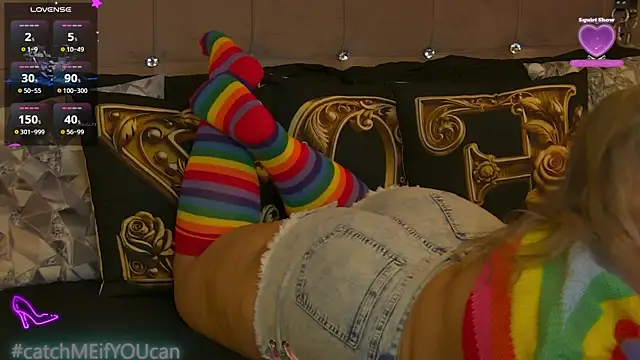 ZoeMesmerize online show from April 15, 5:36 am