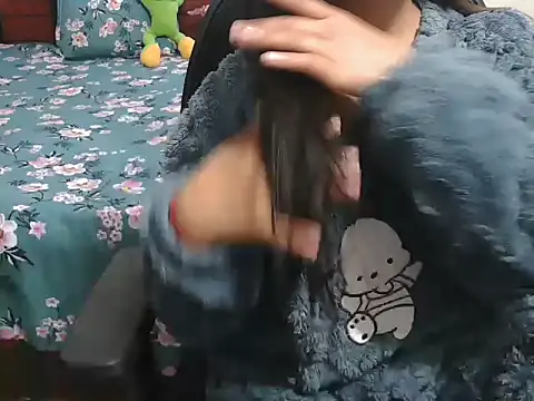 Snapshot of WildRuhi20 chatting on February 3, 8:52 am WildRuhi20 online show from February 3, 8:52 am