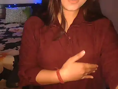 Snapshot of WildRuhi20 chatting on February 20, 5:37 am WildRuhi20 online show from February 20, 5:37 am