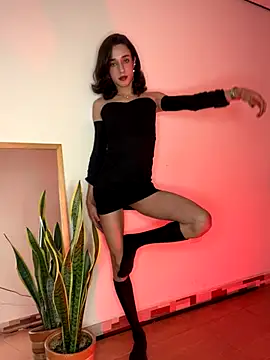 Snapshot of Goddivaa chatting on December 7, 5:15 am Goddivaa online show from December 7, 5:15 am