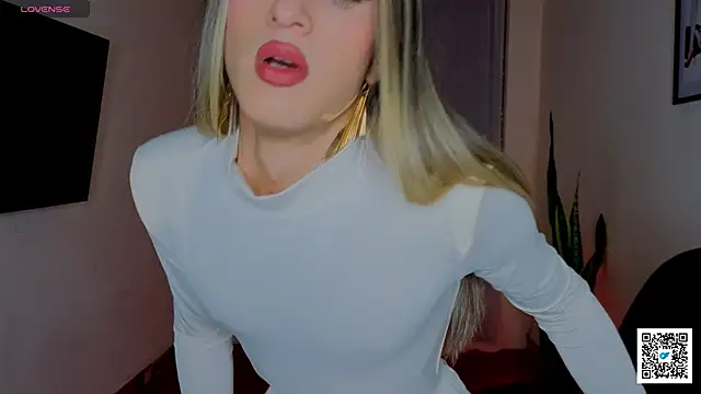 Snapshot of Goddivaa chatting on February 9, 4:27 am Goddivaa online show from February 9, 4:27 am