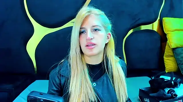 GiaRoussel online show from December 19, 3:08 pm