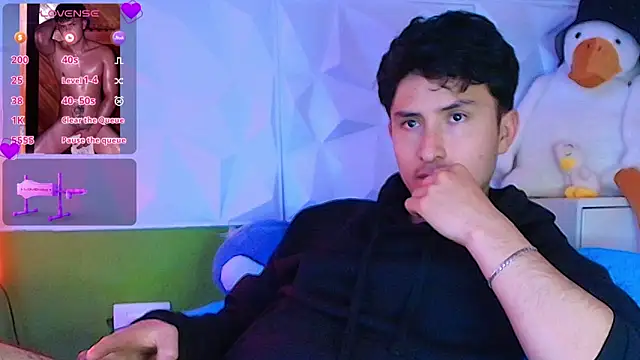 santyago taylor online show from October 8, 6:38 pm