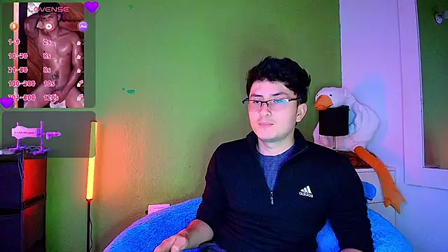 santyago taylor online show from November 7, 7:03 pm