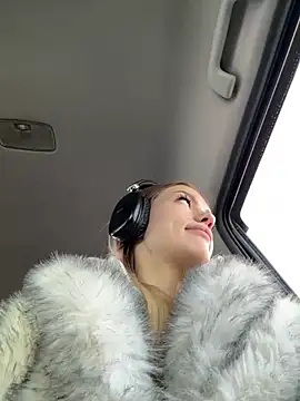 Snapshot of -Sexy_Barbie- chatting on February 28, 7:15 am -Sexy Barbie- online show from February 28, 7:15 am