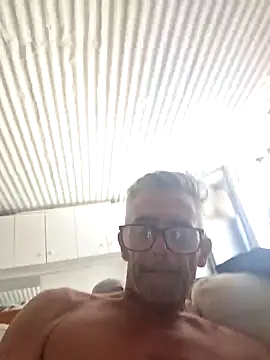 NICJOHNS online show from December 28, 6:49 am