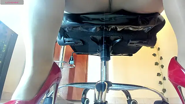 Snapshot of aitana-purple chatting on March 8, 6:12 pm aitana-purple online show from March 8, 6:12 pm