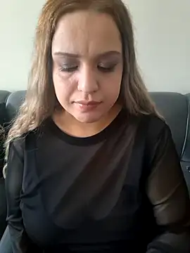 cansuozell online show from October 26, 1:06 pm