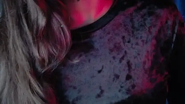 SexyAndHottie online show from January 10, 9:52 pm