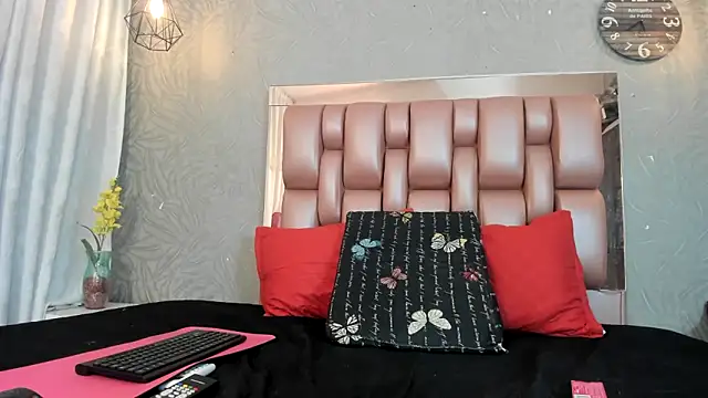 KOURTNEY-- online show from November 10, 2:10 am