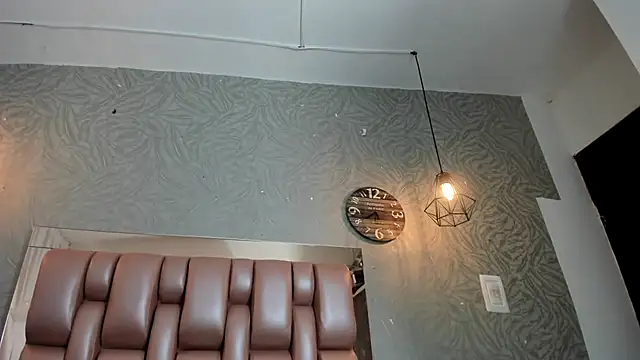 KOURTNEY-- online show from November 12, 1:50 am