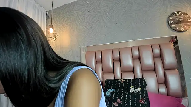 KOURTNEY-- online show from November 29, 2:25 am