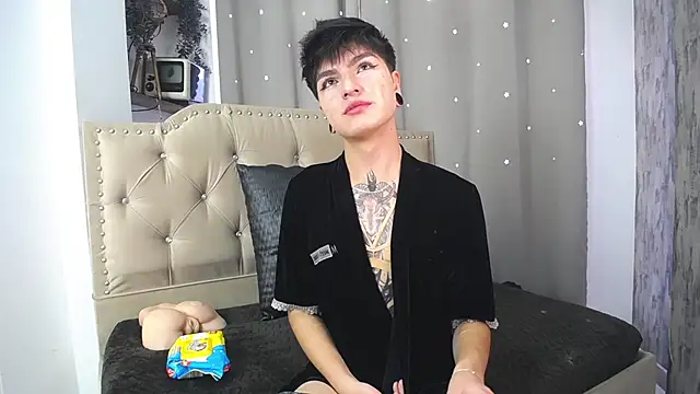 Snapshot of CataFox_ chatting on January 21, 2:48 pm CataFox online show from January 21, 2:48 pm