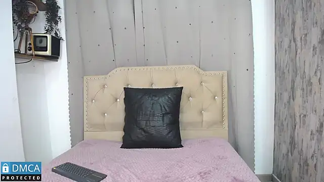 Snapshot of CataFox_ chatting on March 4, 1:45 am CataFox online show from March 4, 1:45 am