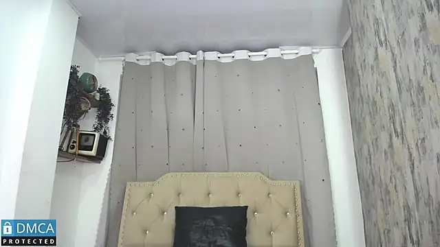 Snapshot of CataFox_ chatting on March 7, 1:42 am CataFox online show from March 7, 1:42 am