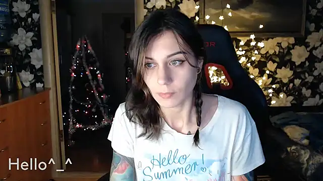 Snapshot of BroadFantasy chatting on January 26, 2:19 pm BroadFantasy online show from January 26, 2:19 pm