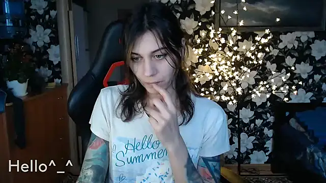 Snapshot of BroadFantasy chatting on February 2, 12:57 pm BroadFantasy online show from February 2, 12:57 pm