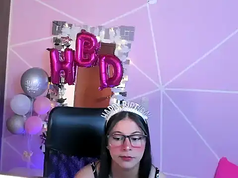 Snapshot of _ALLYSON18_ chatting on November 11, 12:16 pm ALLYSON18 online show from November 11, 12:16 pm