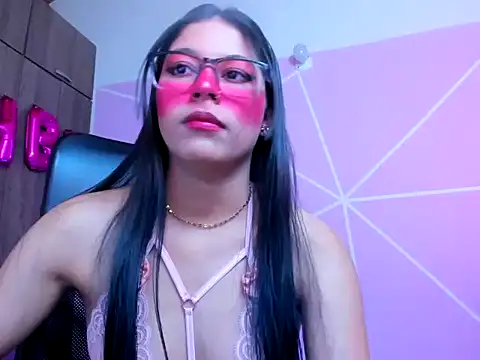 Snapshot of _ALLYSON18_ chatting on November 15, 11:40 am ALLYSON18 online show from November 15, 11:40 am