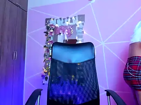  ALLYSON18  online show from January 15, 11:59 am