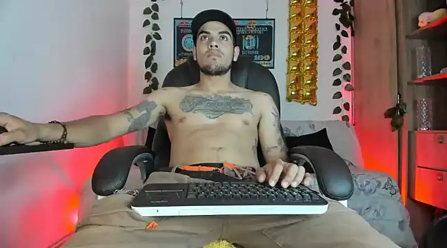 Snapshot of mikee_scooth chatting on January 12, 10:12 pm mikee scooth online show from January 12, 10:12 pm