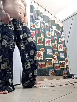 Snapshot of PNTlooker256 chatting on February 9, 12:03 am PNTlooker256 online show from February 9, 12:03 am