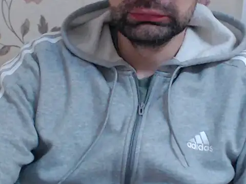 Snapshot of Leo_1617 chatting on February 3, 1:49 pm Leo 1617 online show from February 3, 1:49 pm