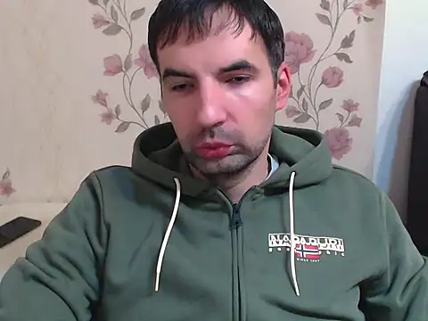 Snapshot of Leo_1617 chatting on February 8, 8:45 pm Leo 1617 online show from February 8, 8:45 pm