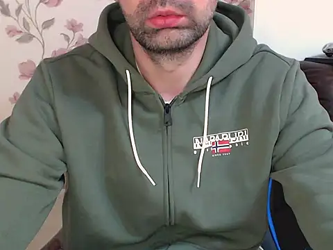 Snapshot of Leo_1617 chatting on February 10, 9:30 pm Leo 1617 online show from February 10, 9:30 pm