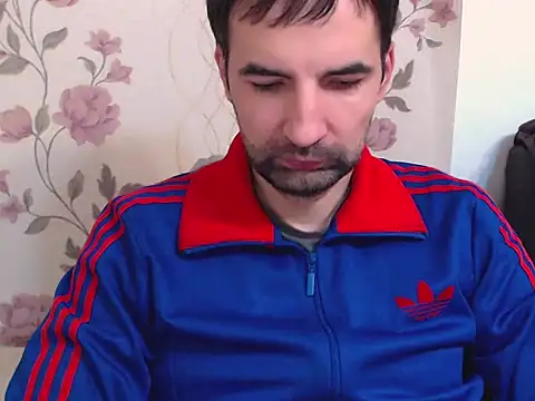 Snapshot of Leo_1617 chatting on February 13, 11:17 am Leo 1617 online show from February 13, 11:17 am