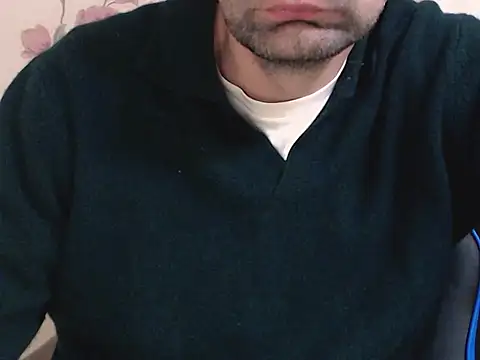 Snapshot of Leo_1617 chatting on February 21, 9:43 am Leo 1617 online show from February 21, 9:43 am