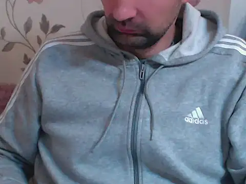 Snapshot of Leo_1617 chatting on February 23, 4:37 pm Leo 1617 online show from February 23, 4:37 pm