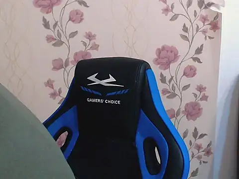 Snapshot of Leo_1617 chatting on March 2, 10:22 am Leo 1617 online show from March 2, 10:22 am