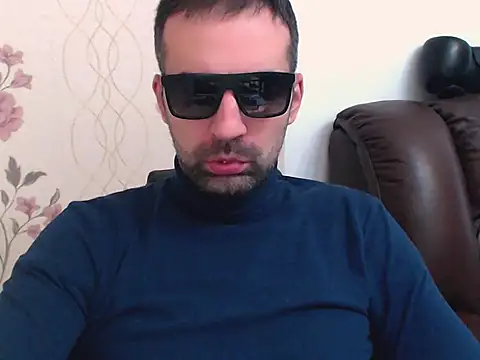 Leo 1617 online show from April 23, 10:58 am