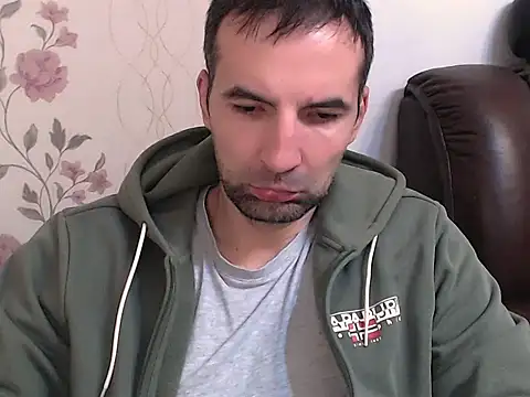 Snapshot of Leo_1617 chatting on May 1, 11:15 am Leo 1617 online show from May 1, 11:15 am